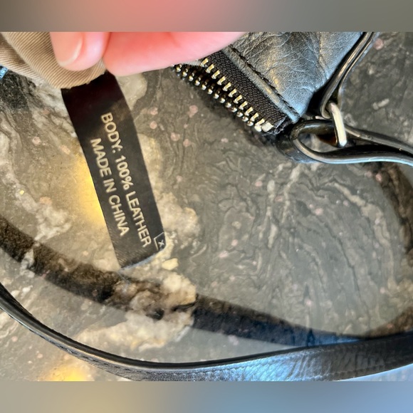 Margot New York distressed leather crossbody in grey. Quality leather bag! - Picture 7 of 8